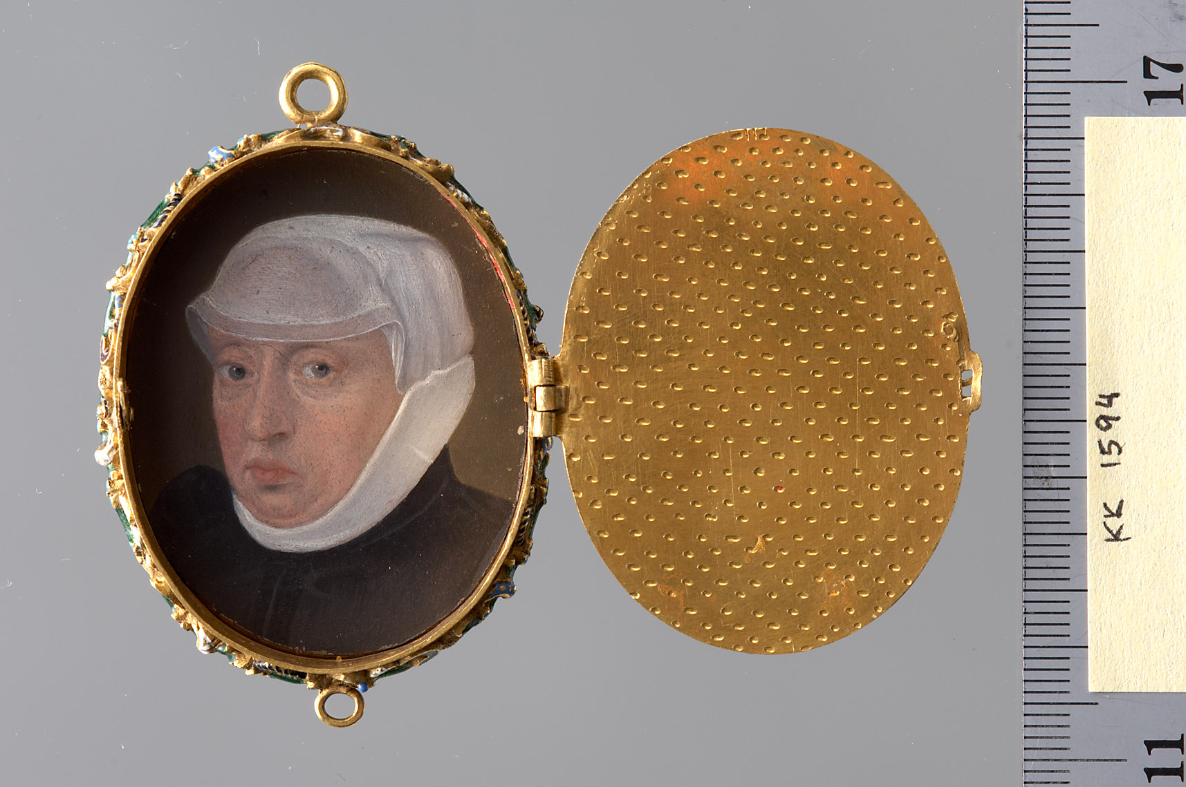 Medaillonkapsel mit dem Portrait der Herzogin Anna von Bayern