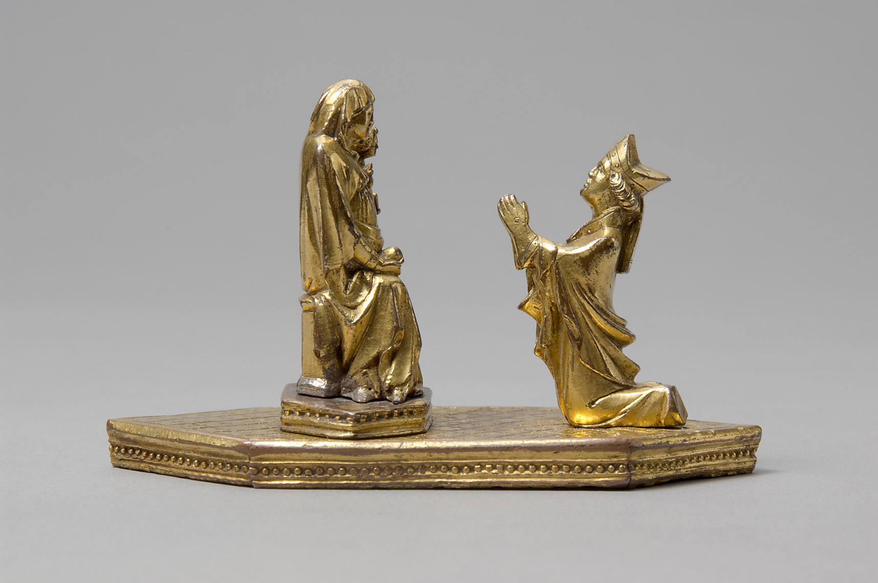 Thronende Madonna mit Bischof (Fragment einer Bischofskrümme)