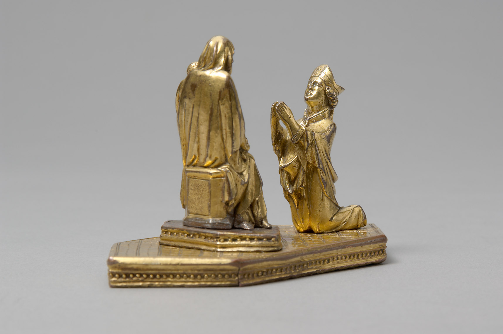 Thronende Madonna mit Bischof (Fragment einer Bischofskrümme)