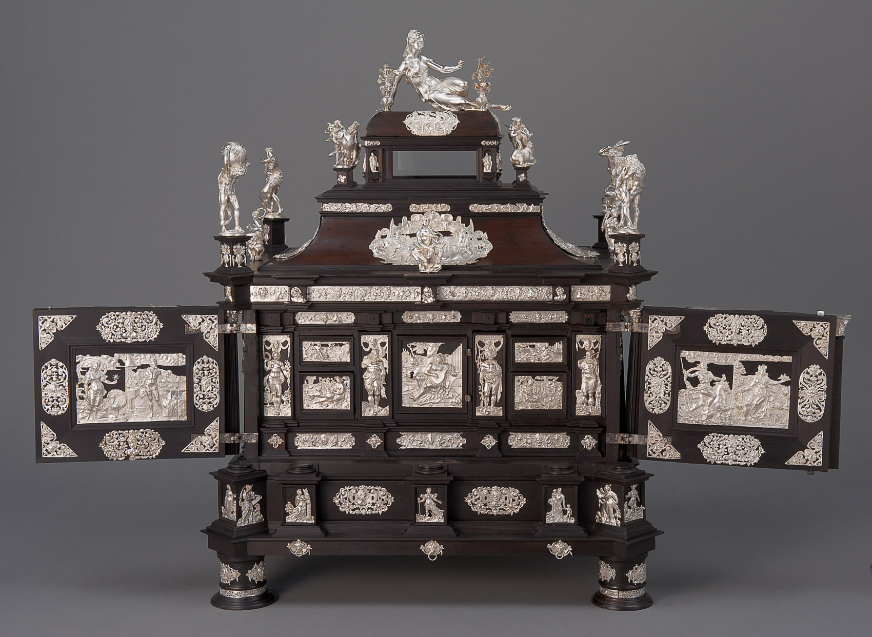 Kabinettschrank aus dem Besitz Erzherzog Ferdinands von Tirol