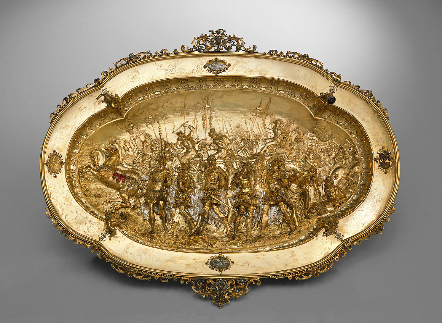 Prunkbecken mit Darstellung des Triumpfzuges von Amor; Becken der sogenannten Trionfi-Garnitur
