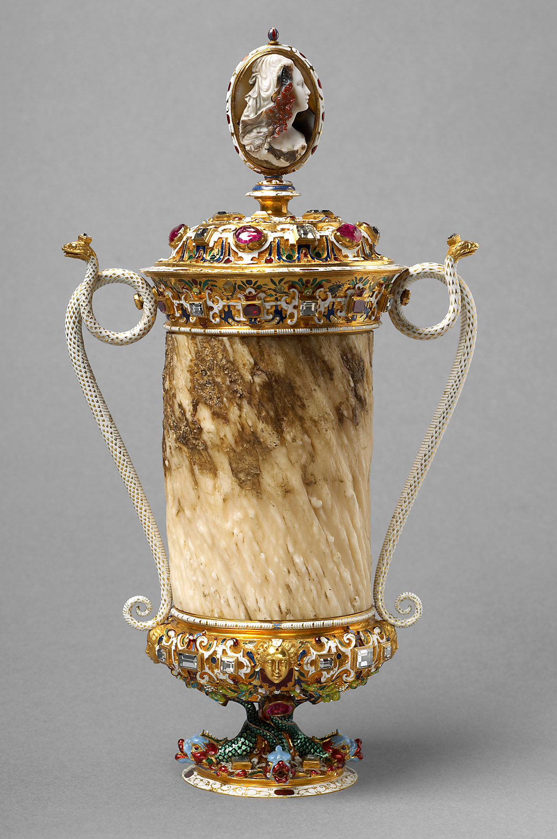 Narwalhornbecher