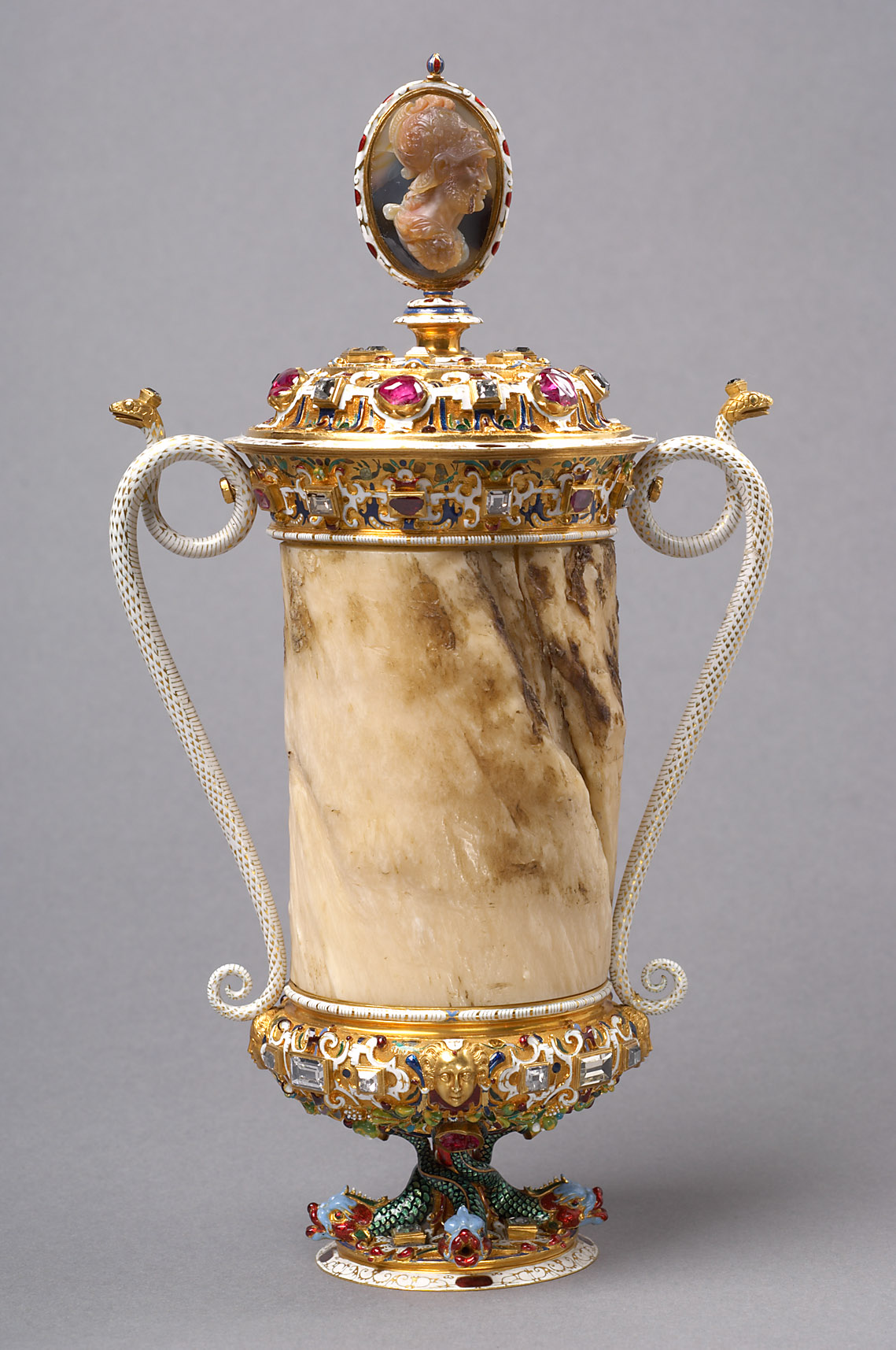 Narwalhornbecher