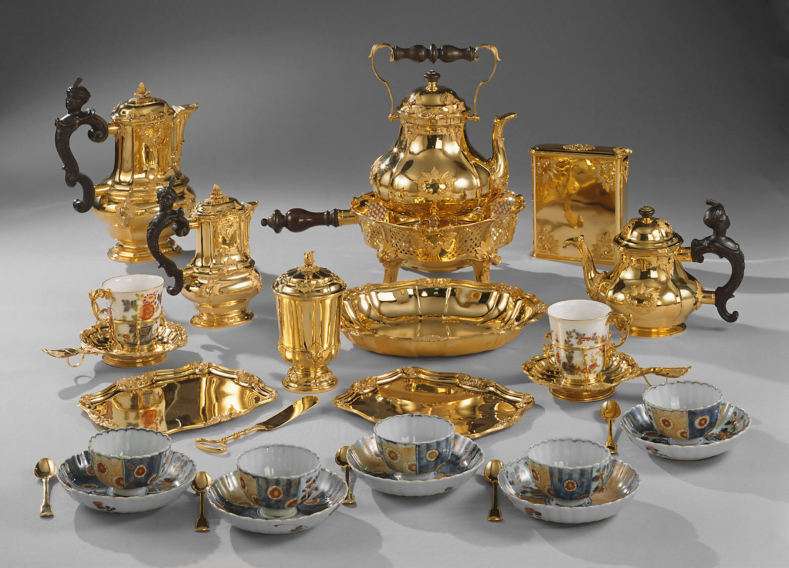 Schokoladebecher des Frühstückservices der Kaiserin Maria Theresia;