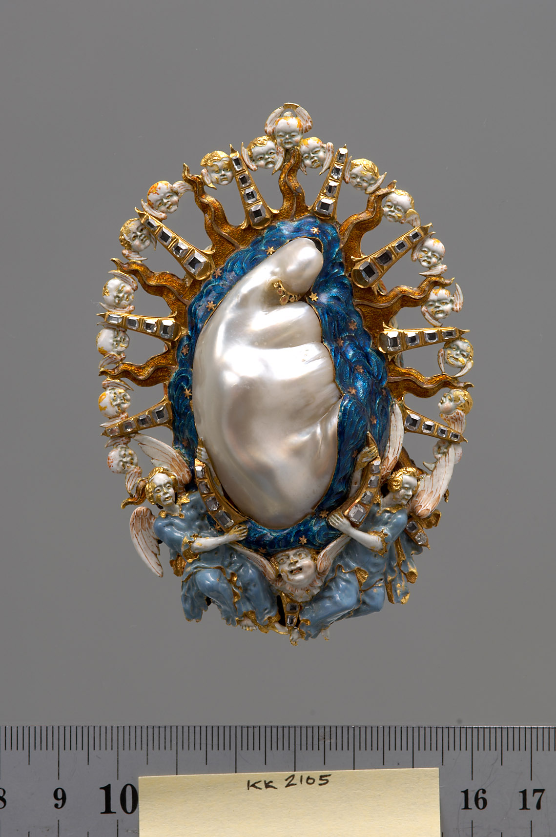 Anhänger mit monströser Perle in Form einer Madonna