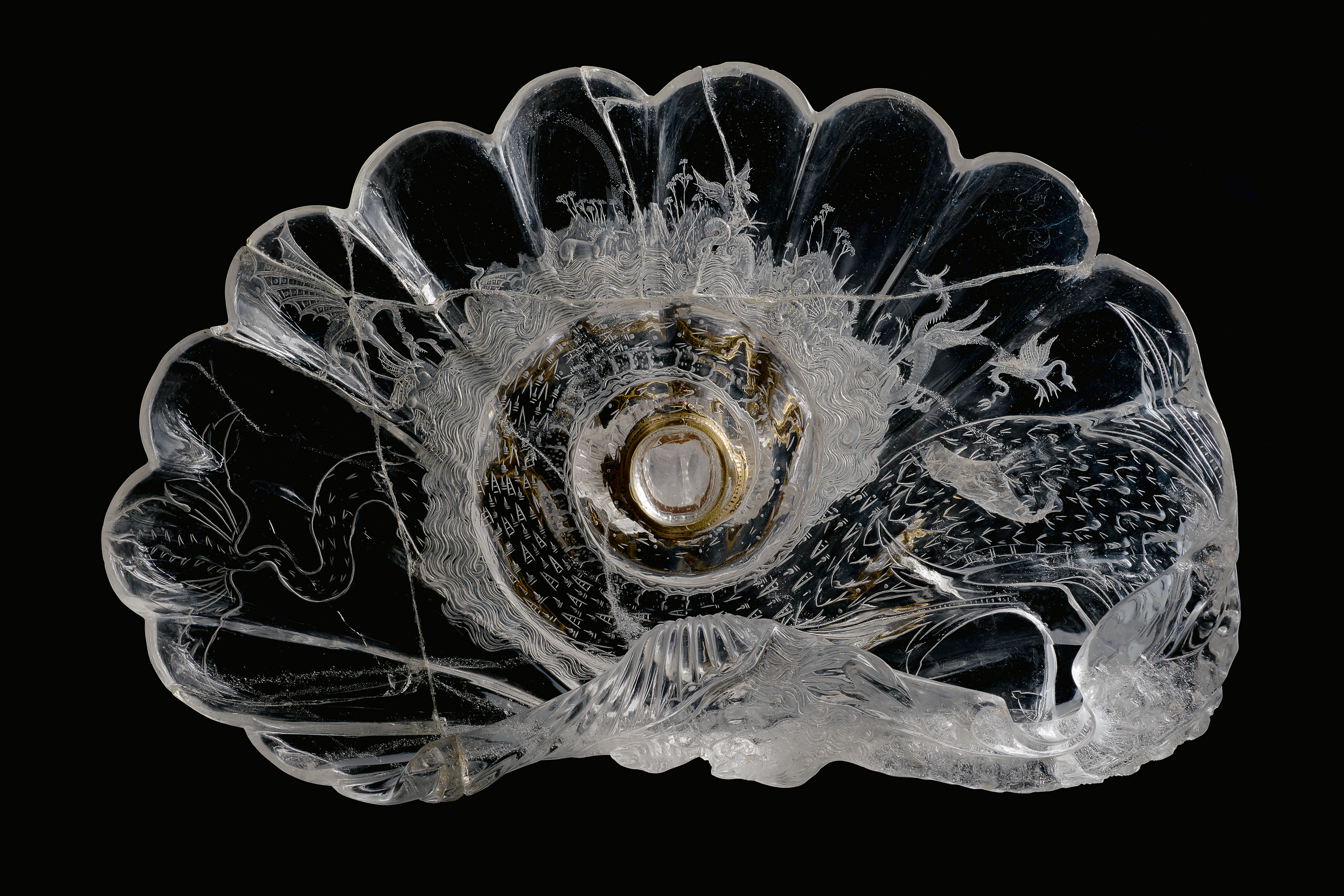 Muschelförmige Schale mit Drachen