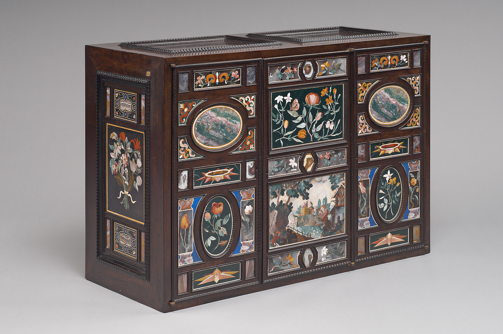 Cabinet Chest