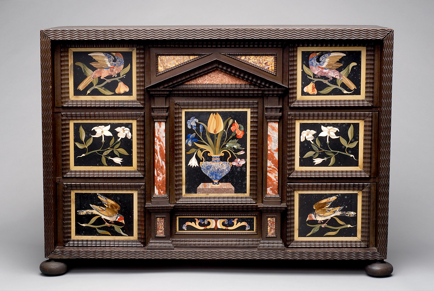 Kabinettschrank mit Pietra dura-Einlagen
