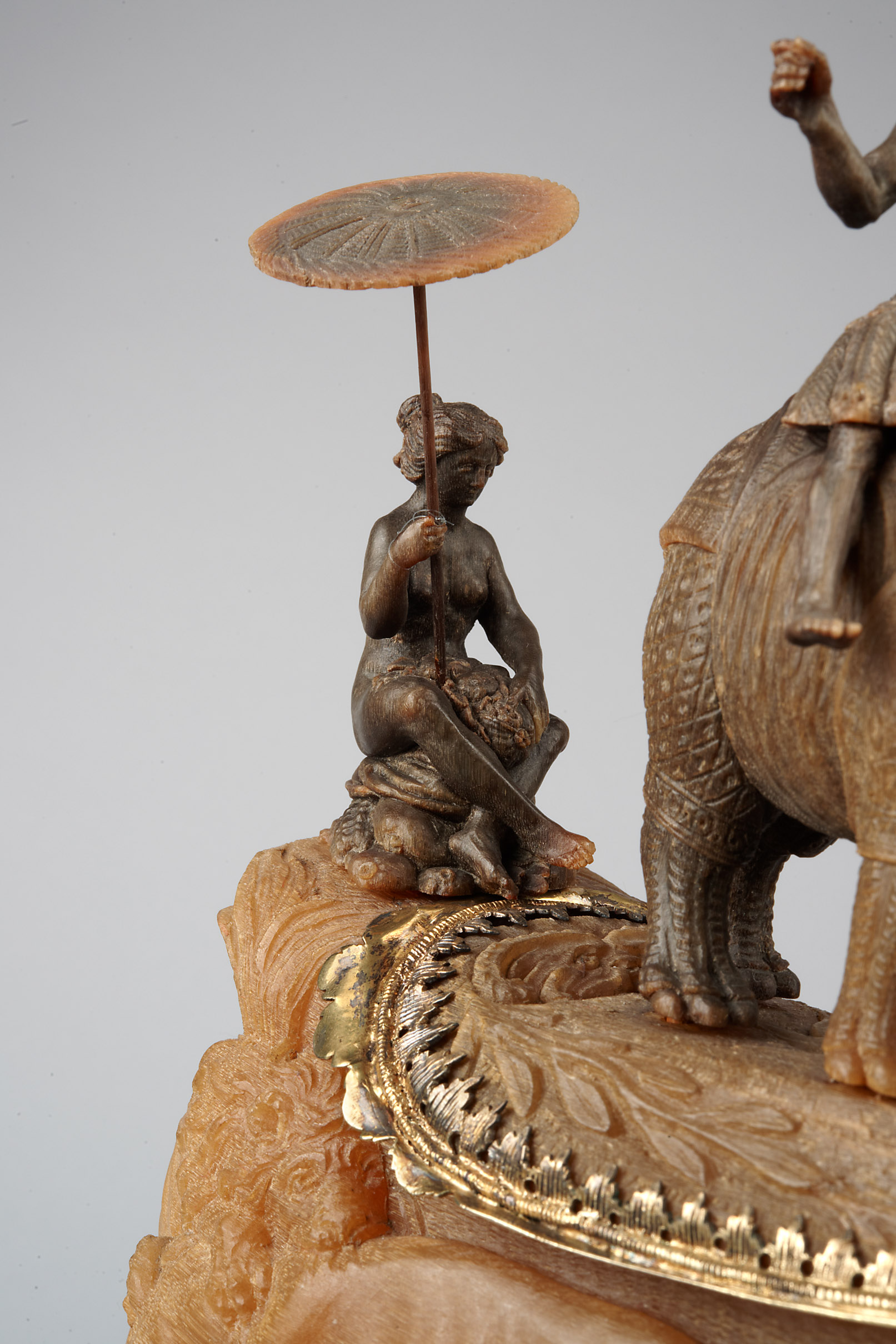 Deckelpokal, Pokal, Aufsatz aus Rhinozeroshorn
