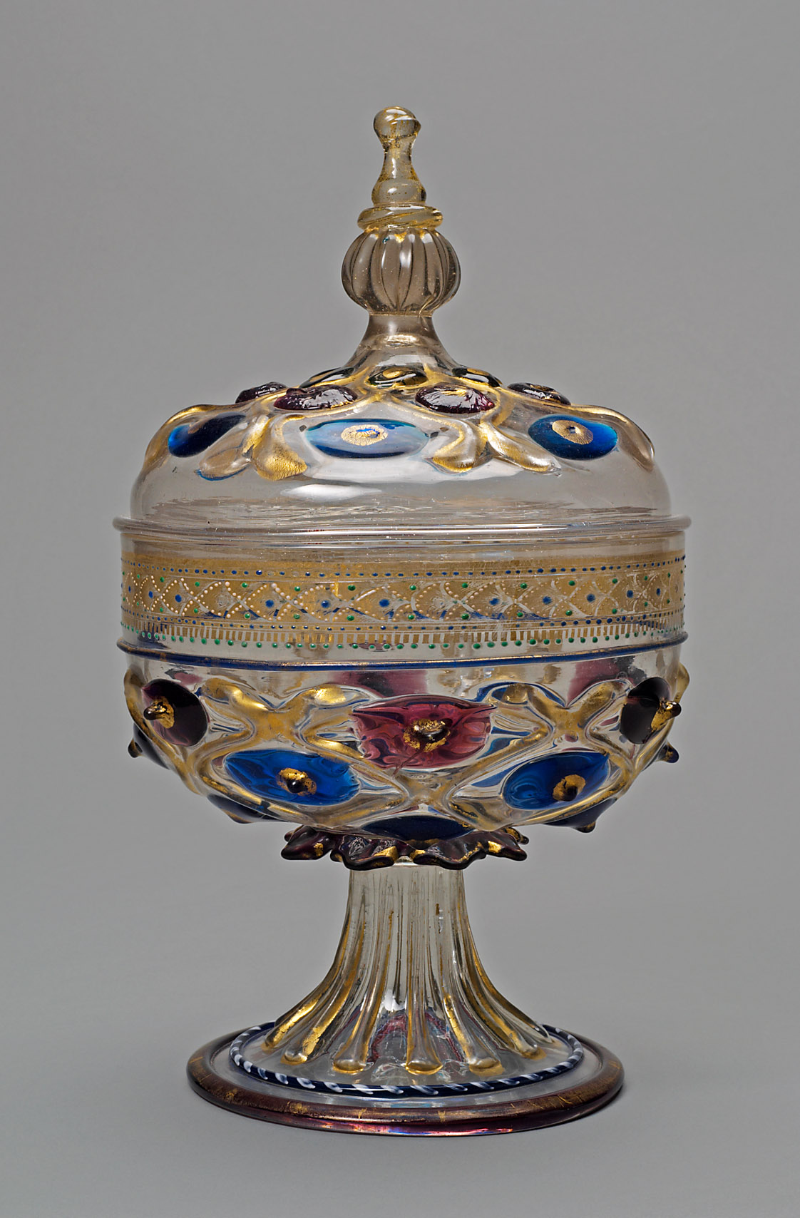 Deckelpokal (Ziborium) mit Rippen- und Nuppendekor, sog. Puchheimpokal