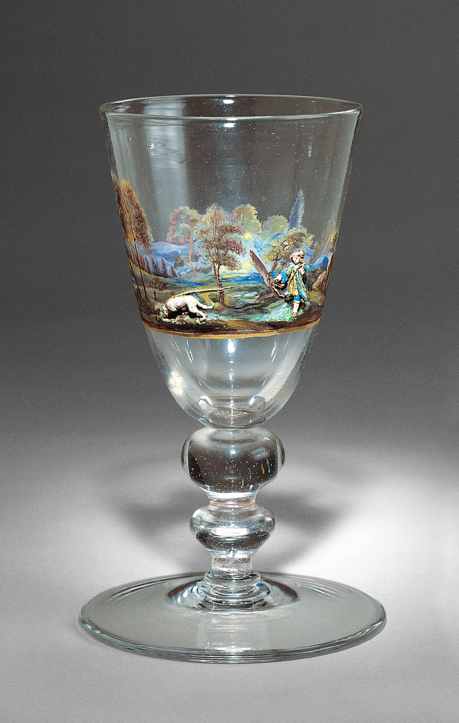 Kelchglas mit Jagdfries "en relief" aus farbigem Email