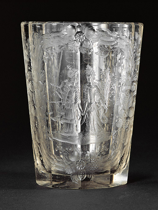Becher mit Wappen der Grafen de la Fontaine und allegorischen Figuren