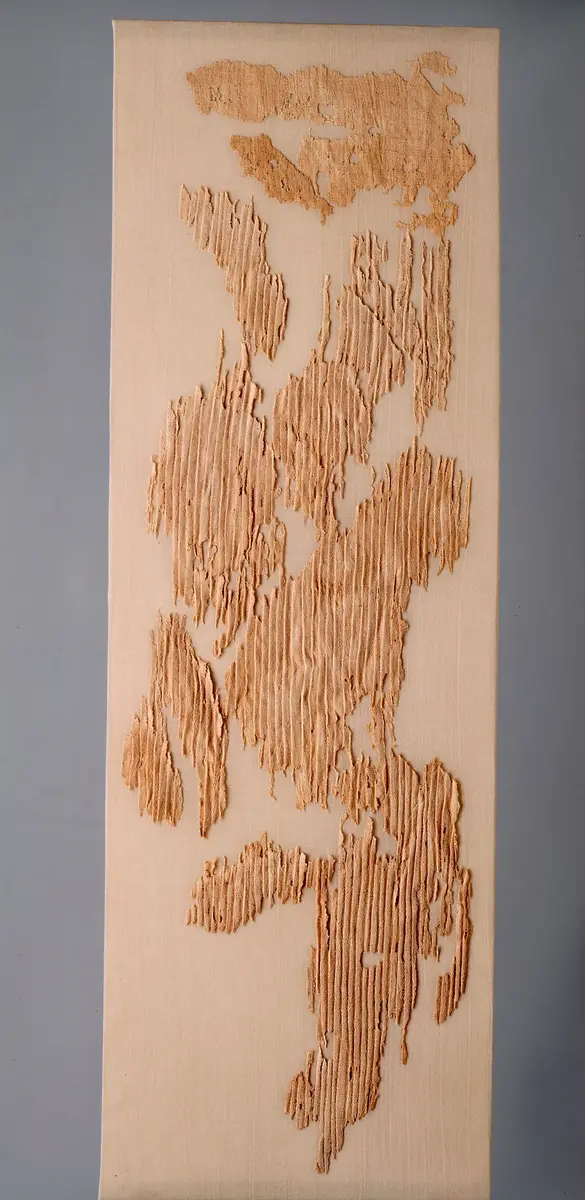 Fragmente eines plissierten Leinenstoffes