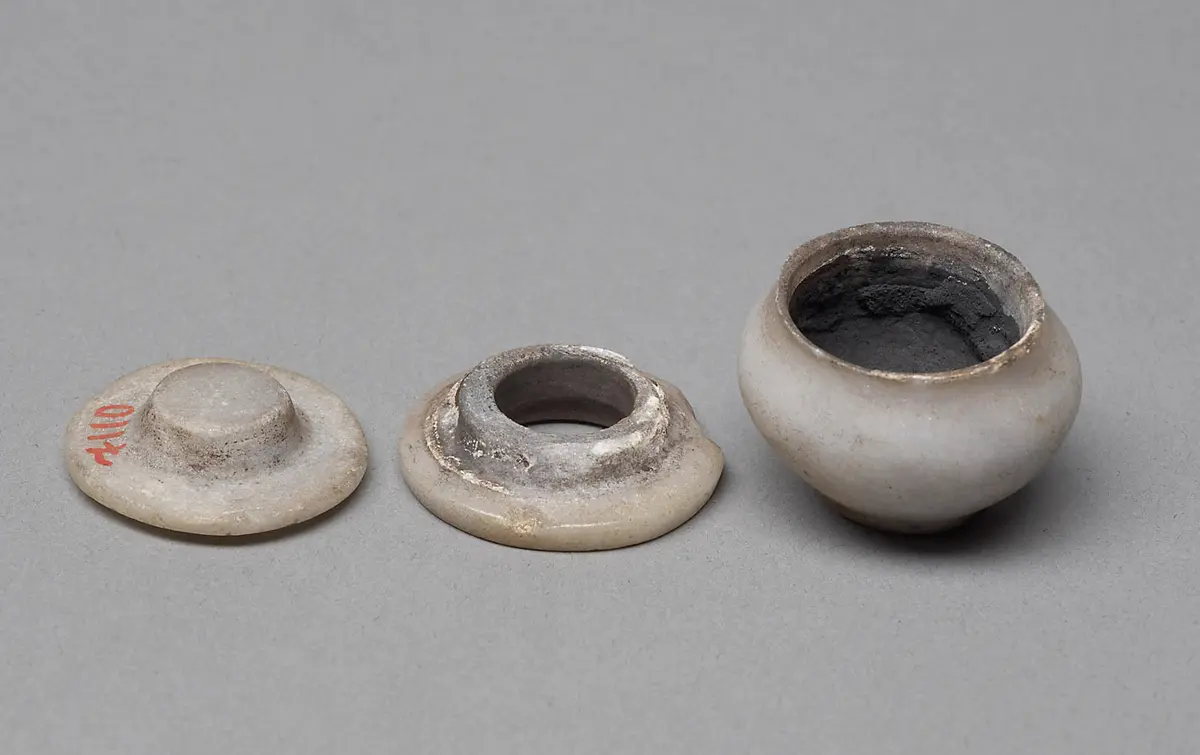 Kästchen für Schmuck und Kosmetikartikel