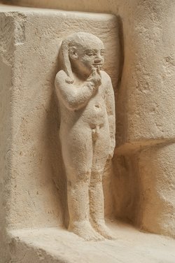 Sitzstatue der Chent und ihres Sohnes Rudju