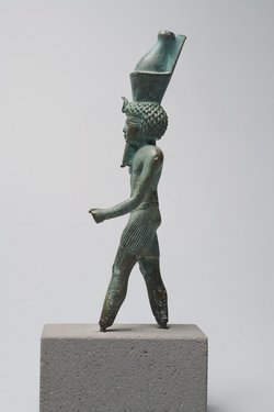 Schreitender Gott Neferhotep