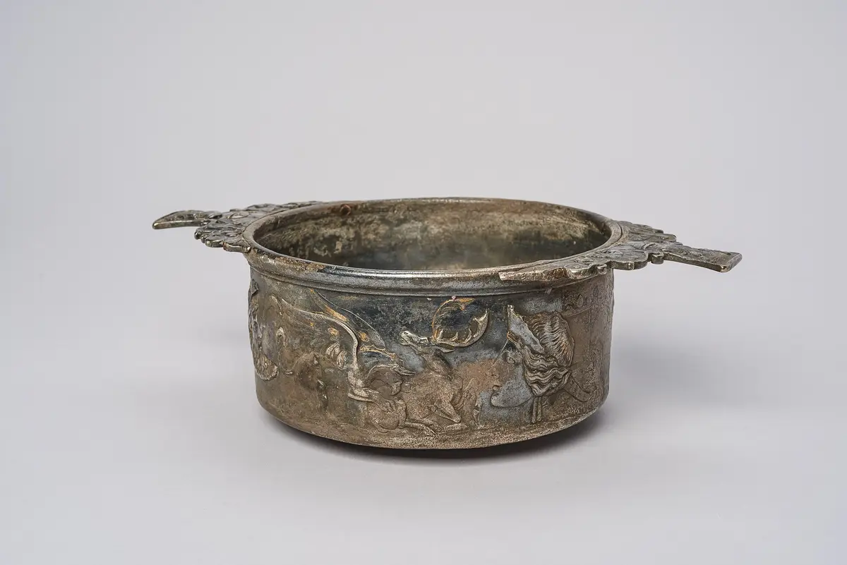 Silberskyphos (Trinkschale) mit Reliefdekor