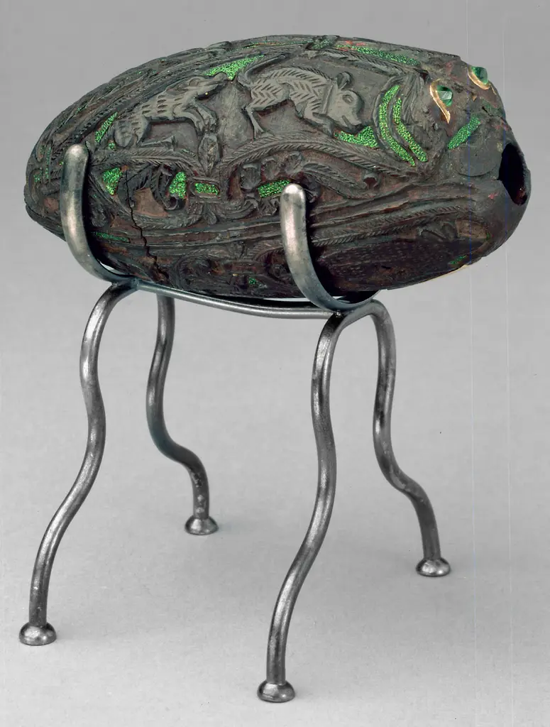 Palmfrucht in Tiergestalt