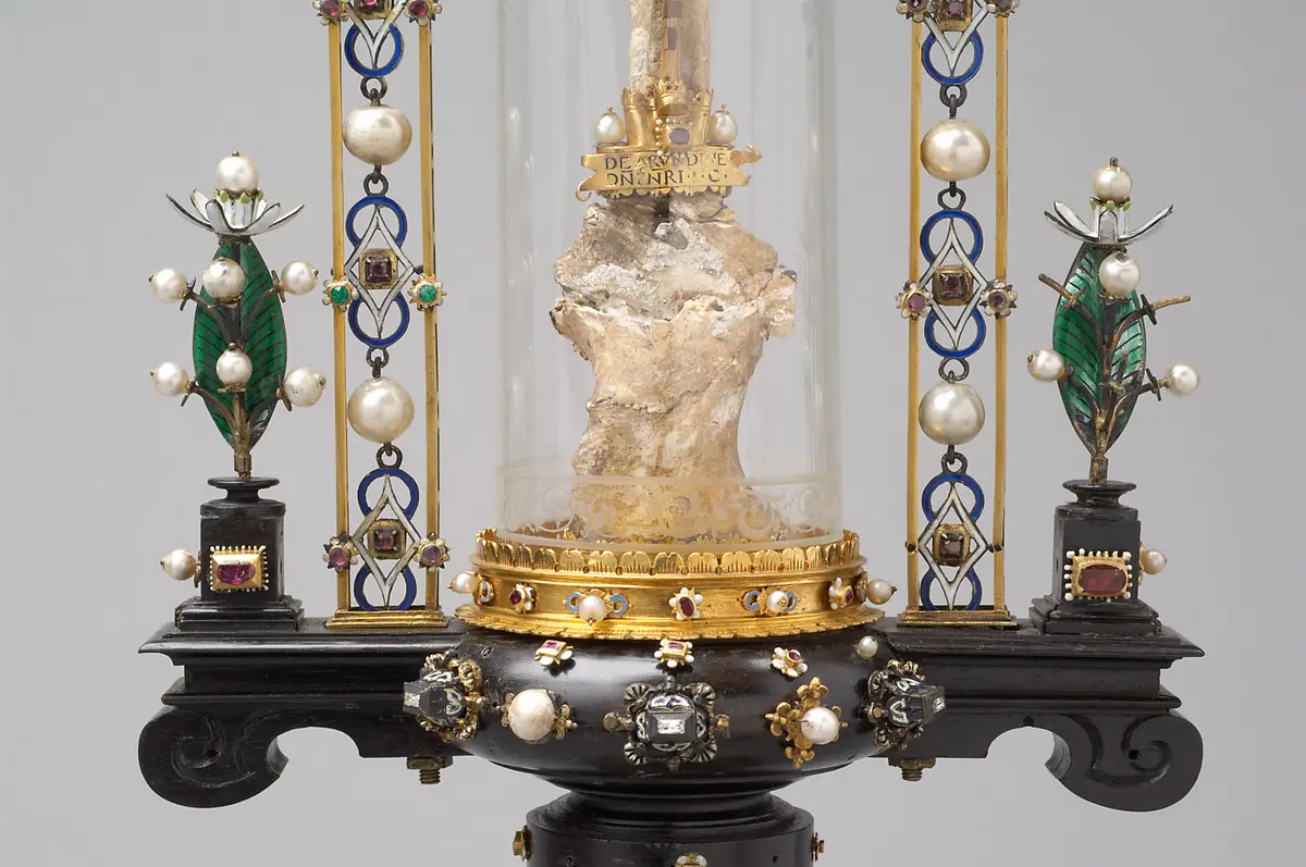 Ostensorium mit einem Stück des Spottrohres Christ