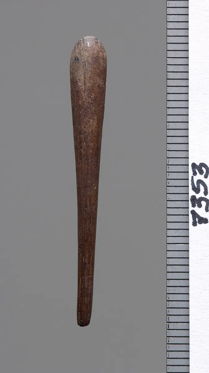 Kohl-Töpfchen mit Schminkstift