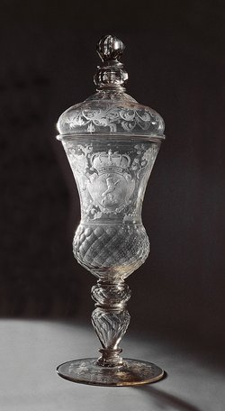 Hoher Deckelpokal mit Wappen des Reiches, Böhmens und Schlesiens