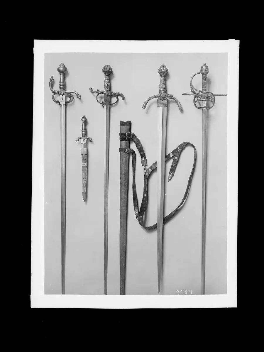 Parierdolch mit Scheide; Rapier; Rapier mit Dolch; Haudegen zur “Mailänder Rüstung”; Stecher zur “Mailänder Rüstung”