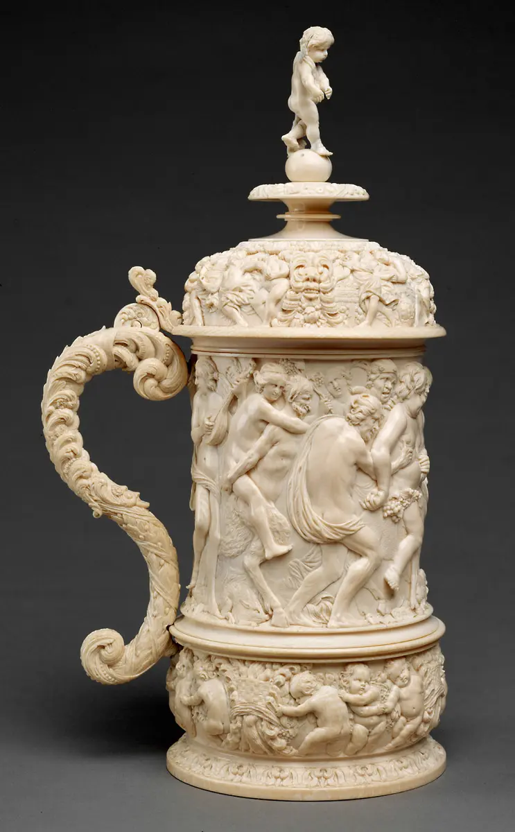 Deckelhumpen mit Begegnung des Königs Pentheus mit Bacchus