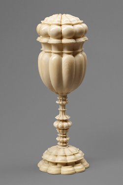Deckelpokal