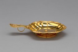 Untertasse eines Schokoladebechers des Frühstückservices der Kaiserin Maria Theresia