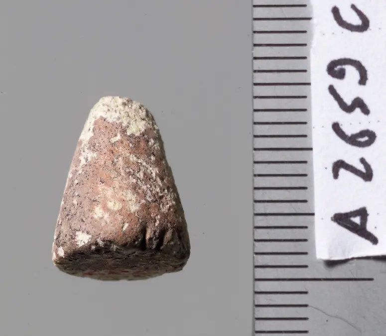 Kleiner kegelförmiger Spielstein
