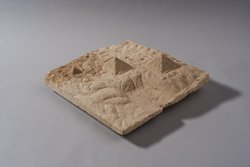 Modell des Giza-Plateaus mit Pyramiden