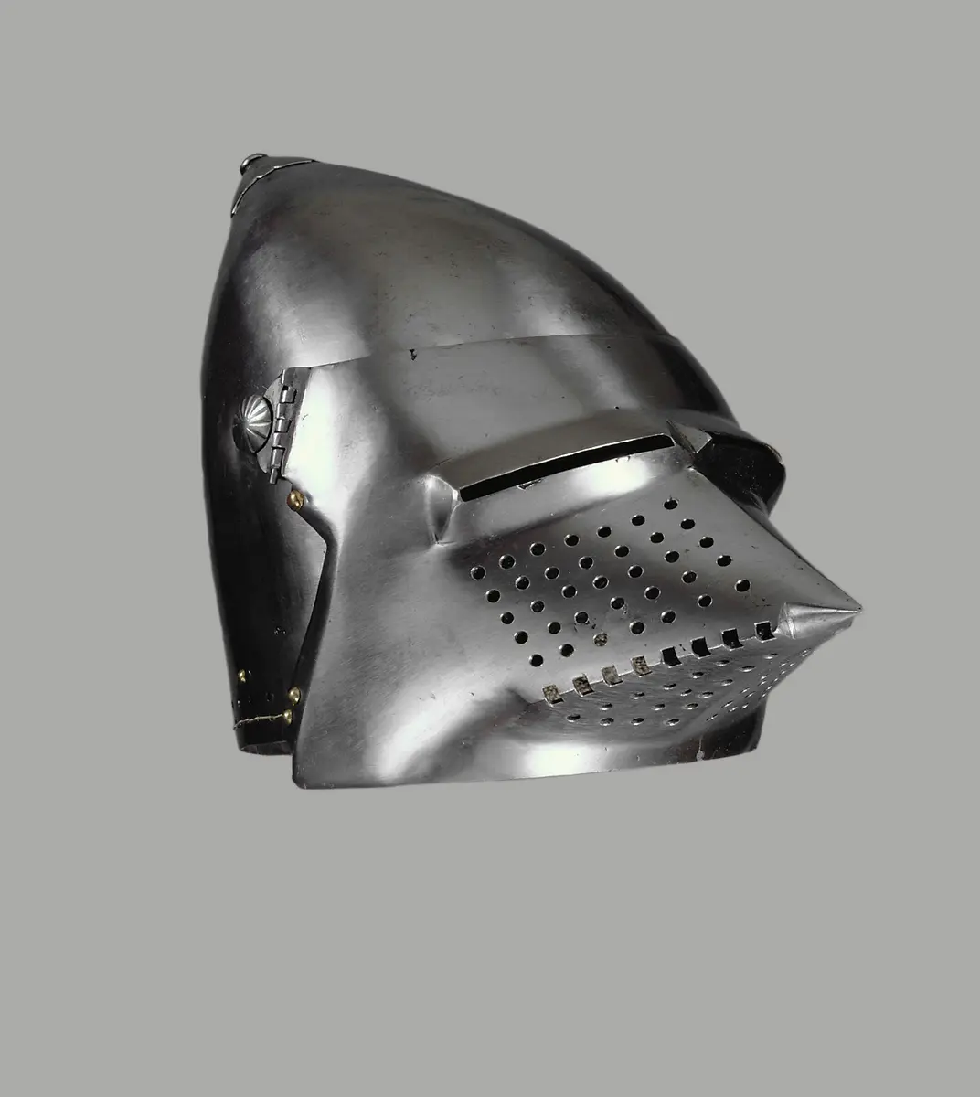 Beckenhaube mit spitzem Visier