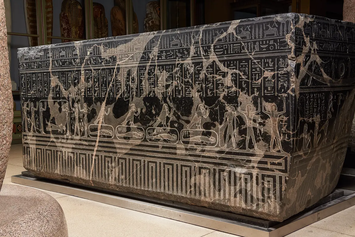 Sarkophag des Priesters Nes-schu-tefnut