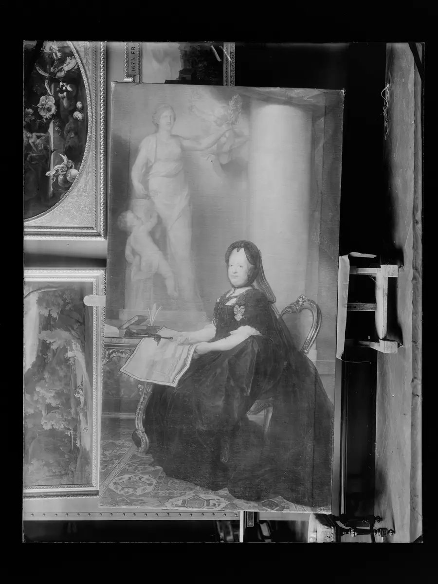 Kaiserin Maria Theresia (1717-1780) mit der Statue des Friedens