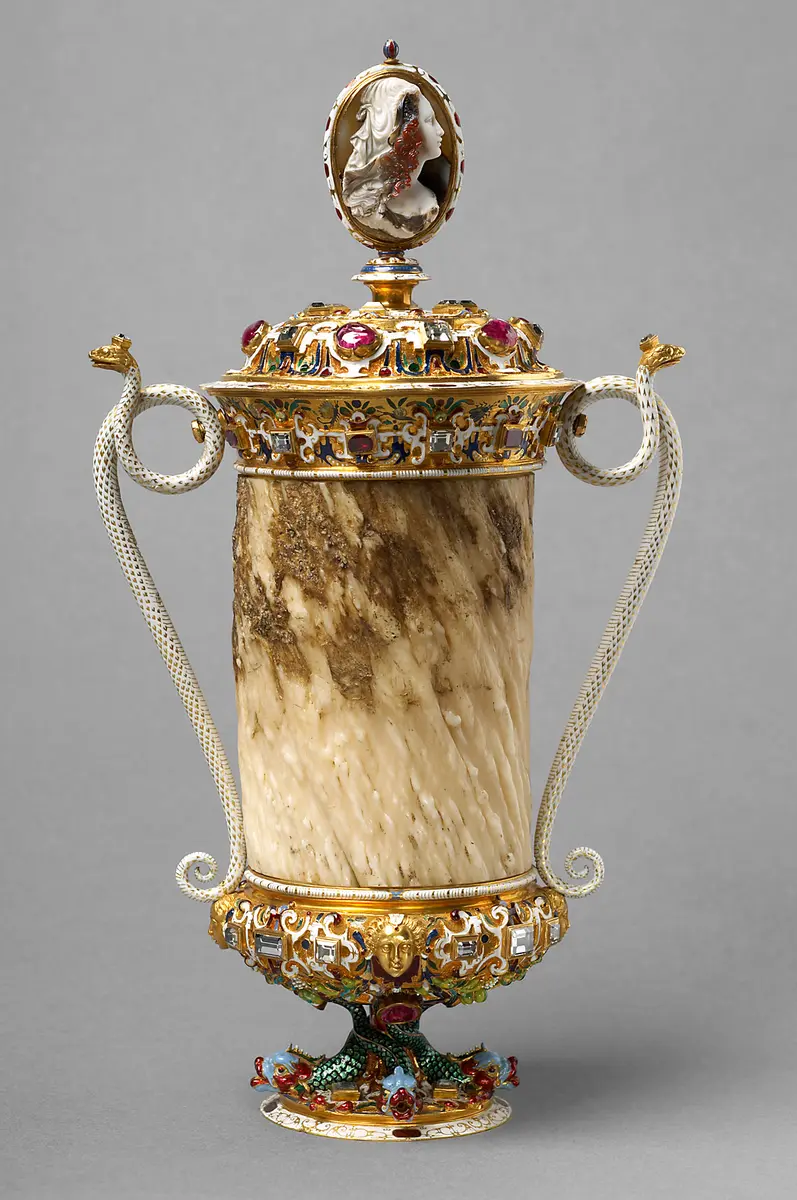 Narwalhornbecher