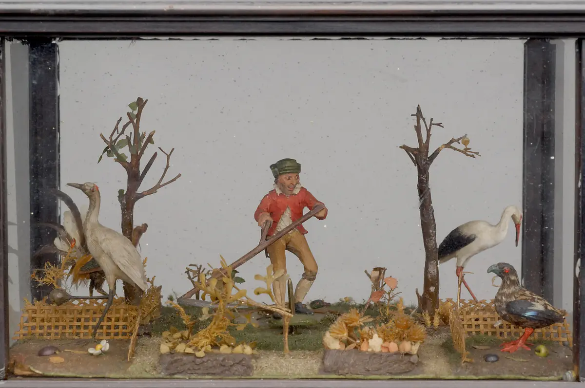 Automat mit Gartenlandschaft und Uhr