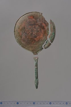 Fragmente eines Griffspiegels: Lasa