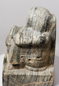 Sistrophore Hockerstatue des Chai-hapi