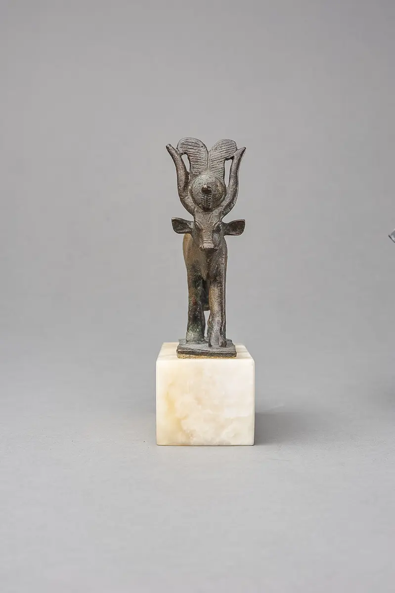 Göttin Isis-Hathor in Kuhgestalt