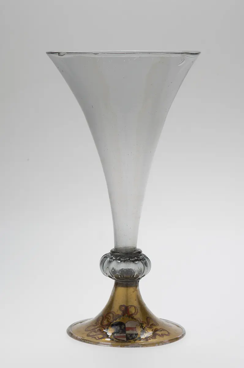 Pokal mit Wappen von der Dürr und Puchheim