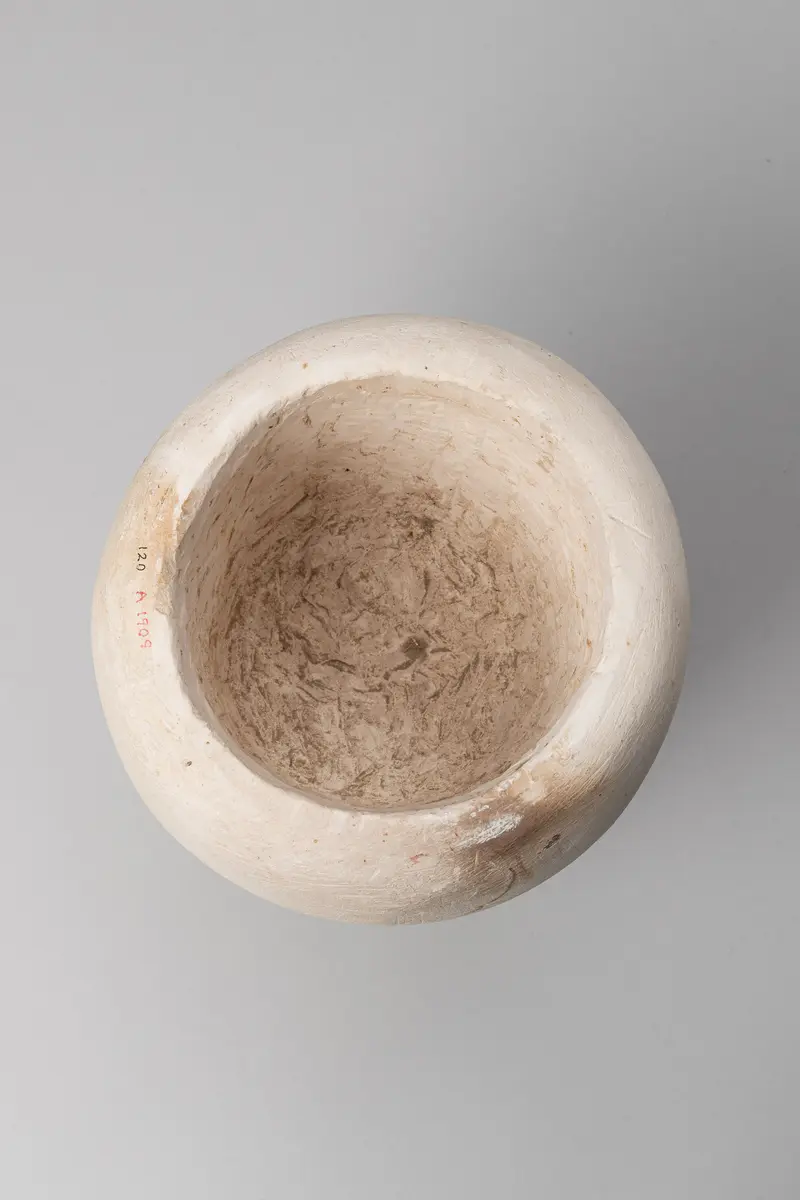 Kanope mit Deckel in Form eines Schakalkopfes