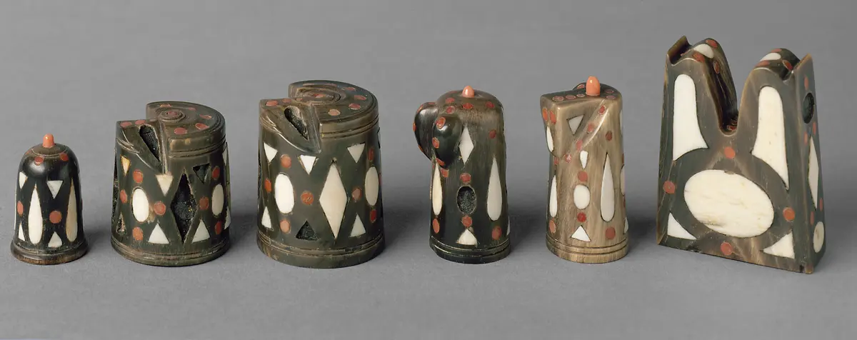 25 Schachfiguren, Schach, Spielfiguren
