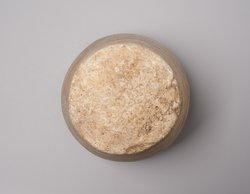 Kanope mit Deckel in Form eines Falkenkopfes