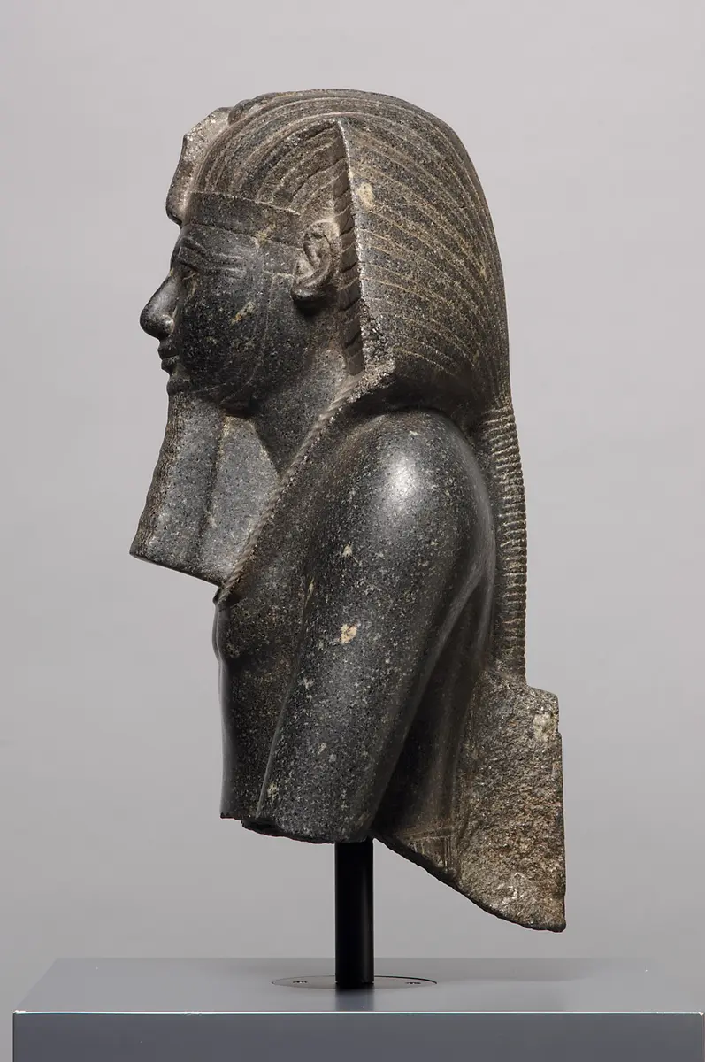 Oberteil einer Statue König Thutmosis' III.
