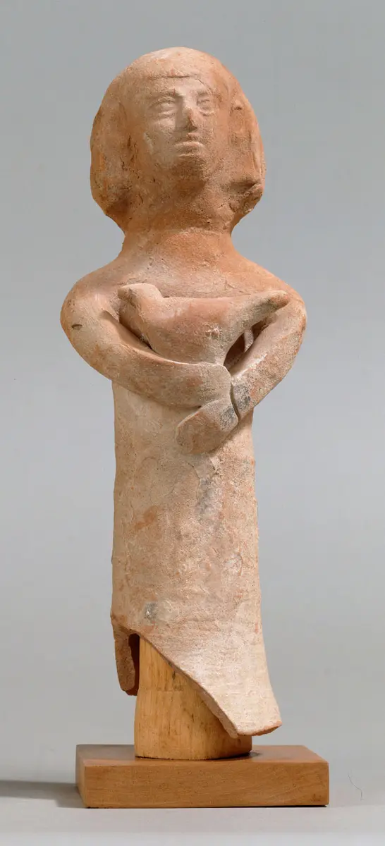 Frau mit Vogel