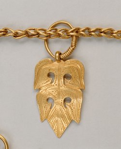 Goldkette mit 52 Anhängern