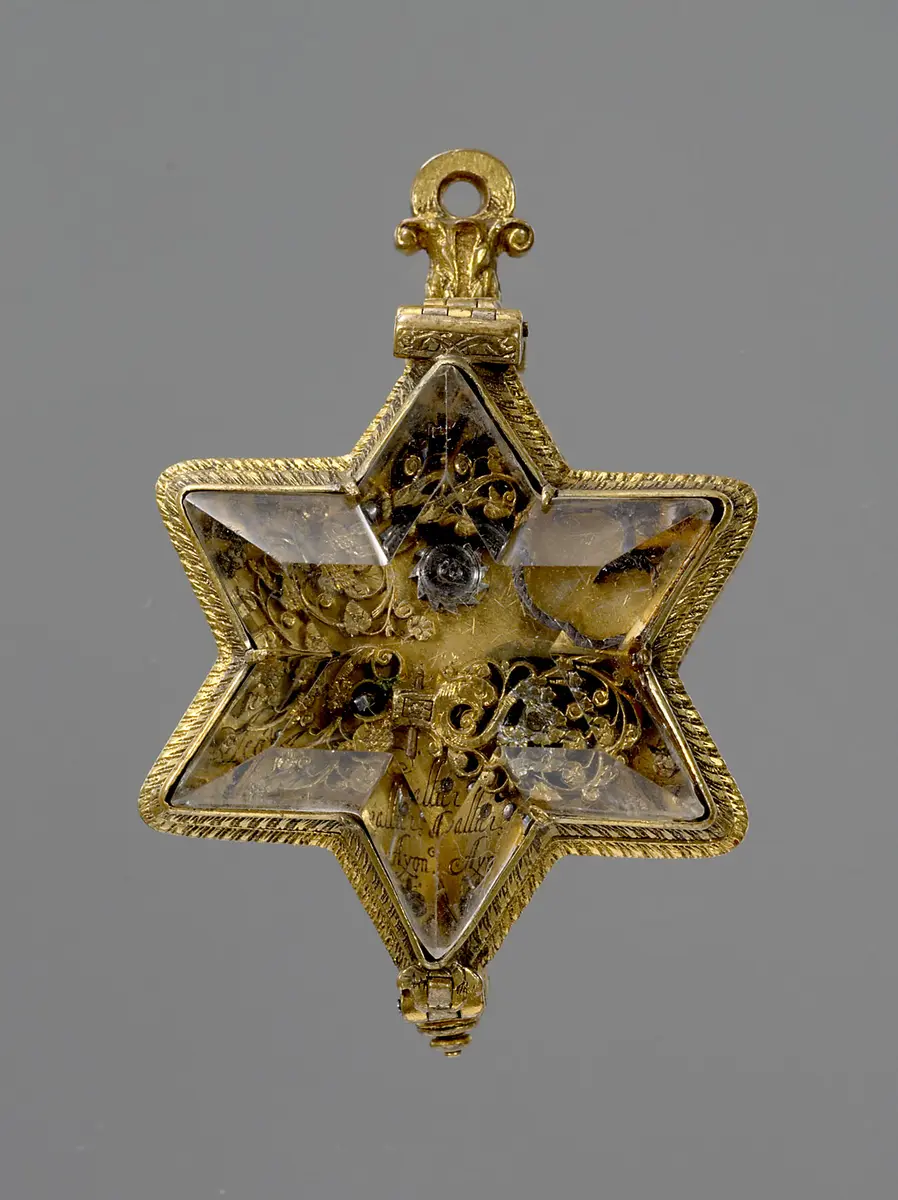 Sternförmige Anhängeuhr