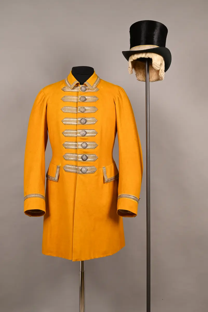 Vorreiter, der vor oder hinter der Kutsche reitet