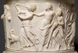 Reliefkrater: Dionysos, Satyrn und Mänaden