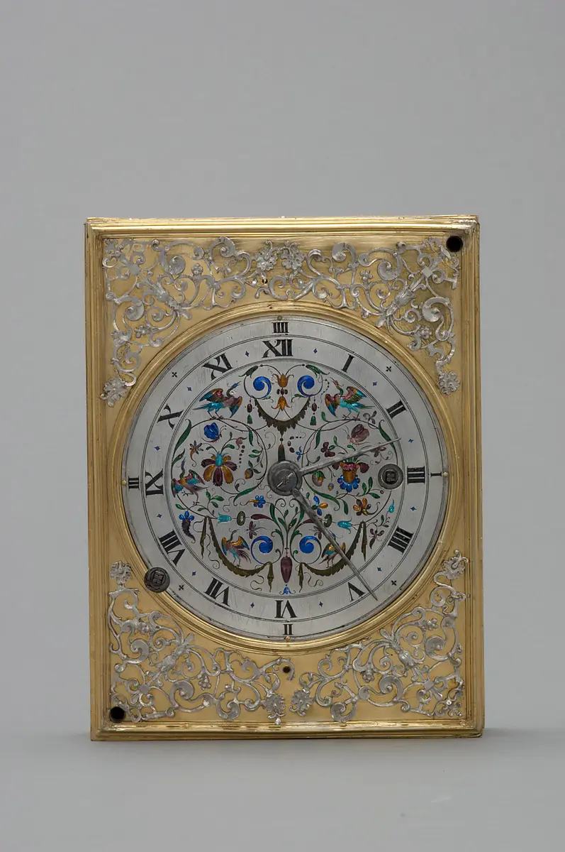 Wanduhr in Buchform